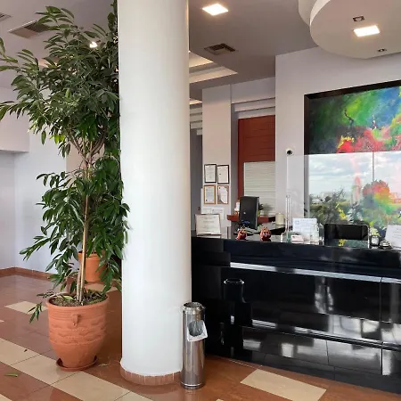 Hotel Perinthos 4*