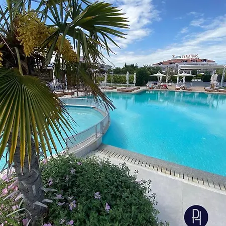 Hotel Perinthos 4*