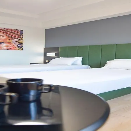 Hotel Perinthos 4*